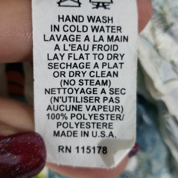 Komarov button-up blouse with laced long sleeve - Picture 8 of 8